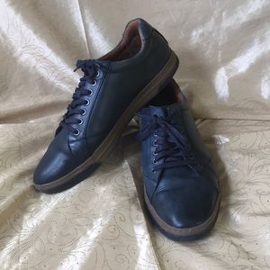 Johnston & Murphy “Allister” navy leather sneakers (size 11)